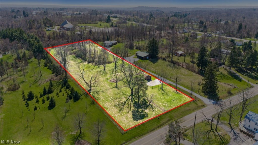 8593 Sherman Road, Chesterland, OH