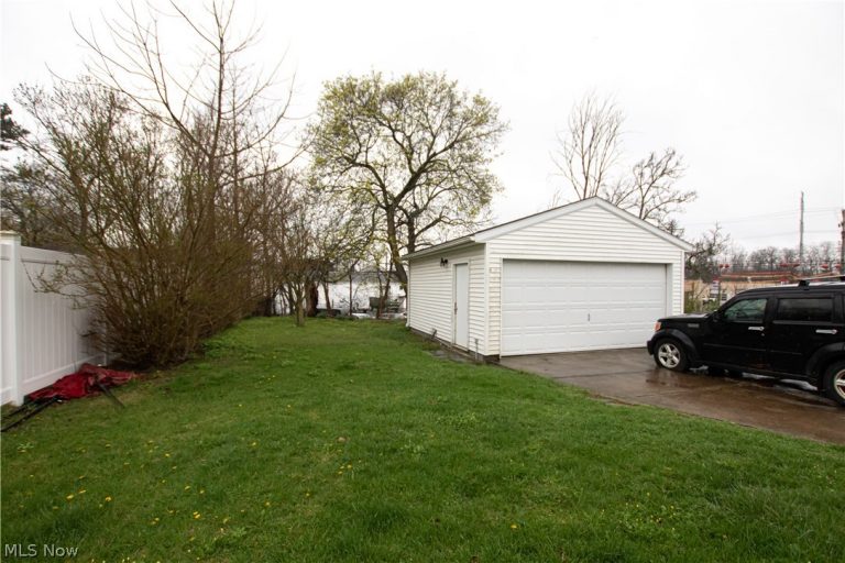 26 Grace Street, Bedford, OH - Photo 3