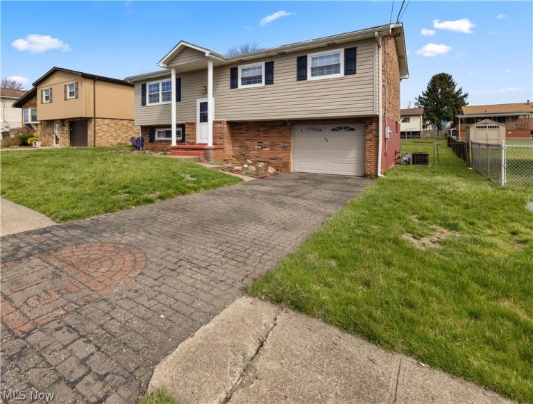 115 Arena Drive, Weirton, WV - Photo 2