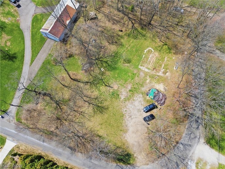 2854 Swinehart, Akron, OH - Photo 3