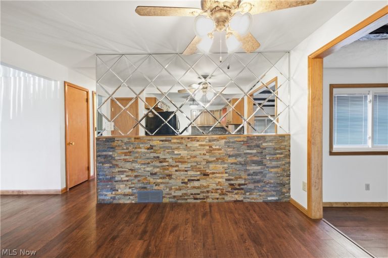 923 Kirwan Drive, Youngstown, OH - Photo 8
