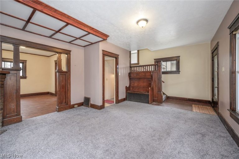 914 Delia Avenue, Akron, OH - Photo 8