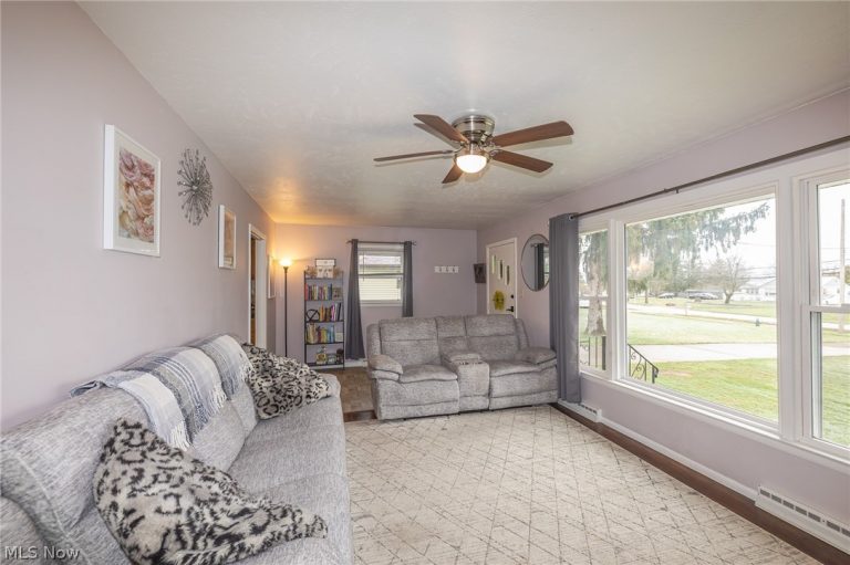18255 Shurmer Road, Strongsville, OH - Photo 8