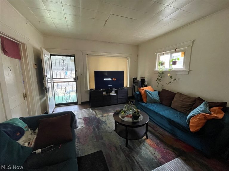 3043 126th Street, Cleveland, OH - Photo 6