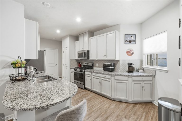 1581 Mud Brook Court, Akron, OH - Photo 5