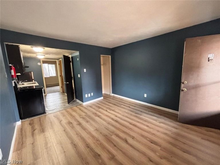 519 Crosby Street #10, Akron, OH - Photo 2