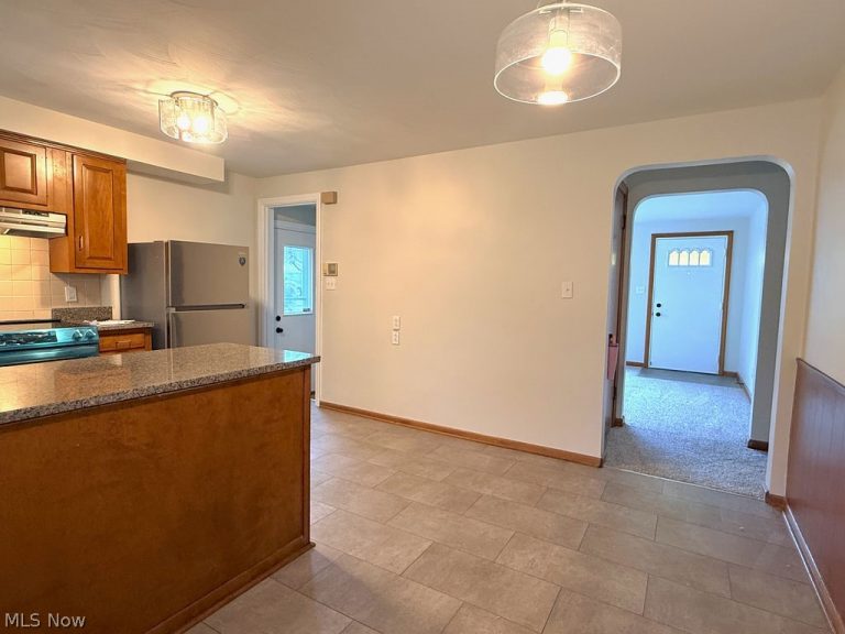 442 10th Street, Struthers, OH - Photo 4