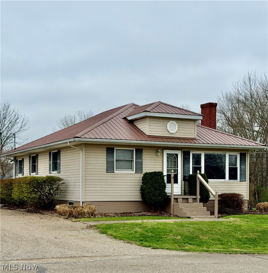 3260 5th Street, Dresden, OH