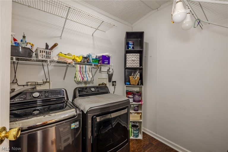 140 Luxor Lane, Amherst, OH - Photo 3