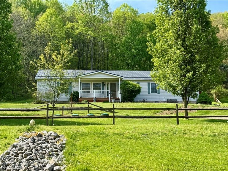 1816 Mud Run Road, New Philadelphia, OH - Photo 3