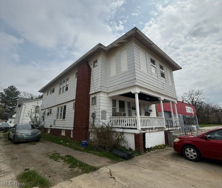 622 Middle Avenue, Elyria, OH - Photo 3