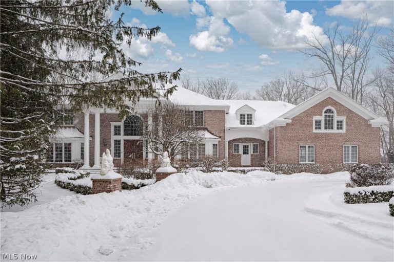 2140 County Line Road, Gates Mills, OH, 44040