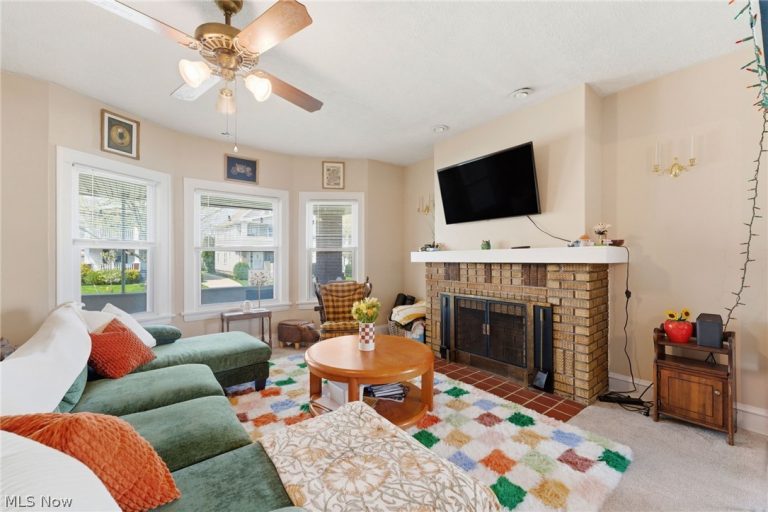 2087 Chesterland Avenue, Lakewood, OH - Photo 3