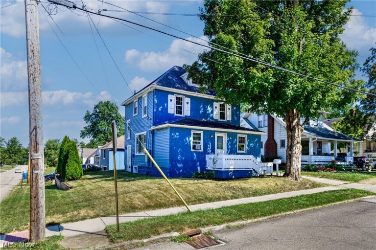 203 Hager Street, Hubbard, OH - Photo 3