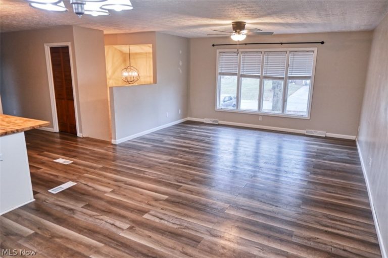 11371 Sagebrush Avenue, Uniontown, OH - Photo 4