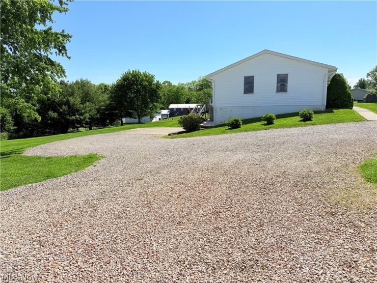 3585 Old Wheeling Road, Zanesville, OH - Photo 5