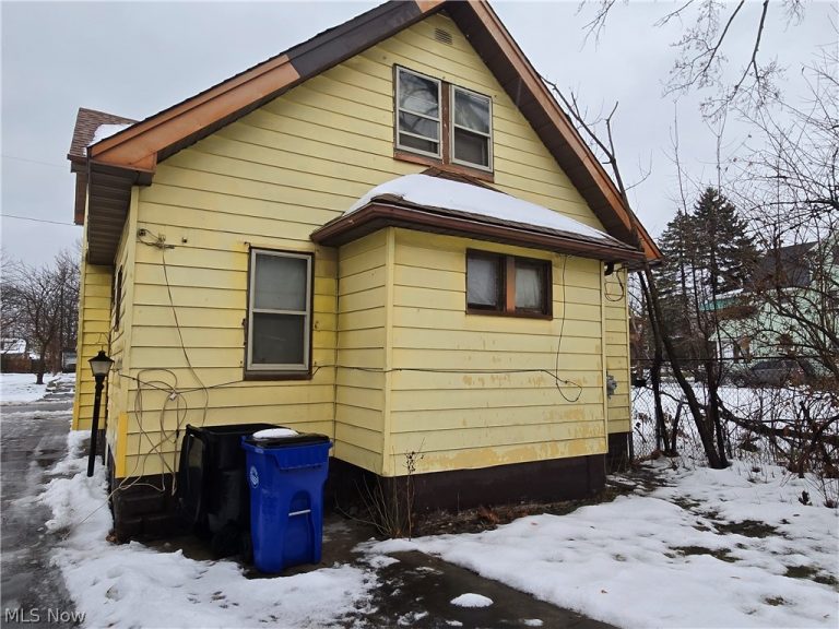 11210 Revere Avenue, Cleveland, OH - Photo 3