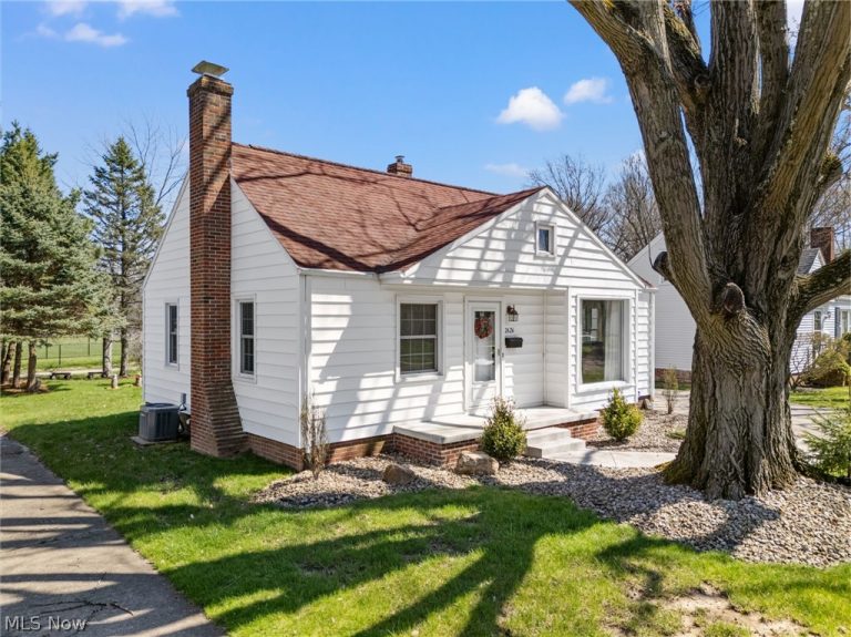 2626 Shunk Avenue, Alliance, OH - Photo 2