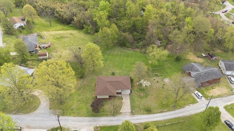 215 Highland Lake Terrace, Washington, WV - Photo 6