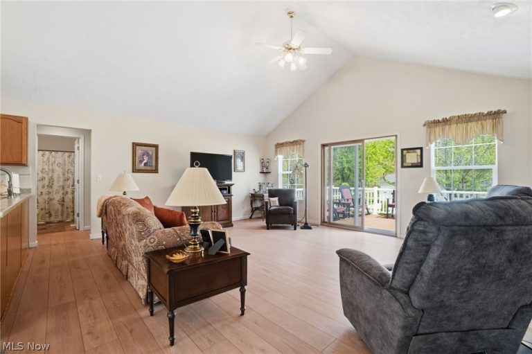 8047 Ravenna Road, Concord Twp, OH - Photo 6