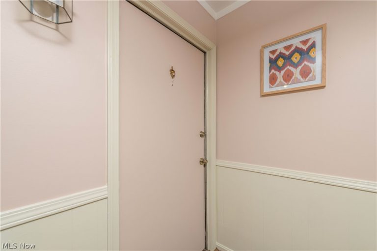 7005 Carriage Hill Drive #104, Brecksville, OH - Photo 8