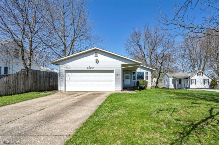 2805 Shelburn Avenue, Akron, OH, 44312