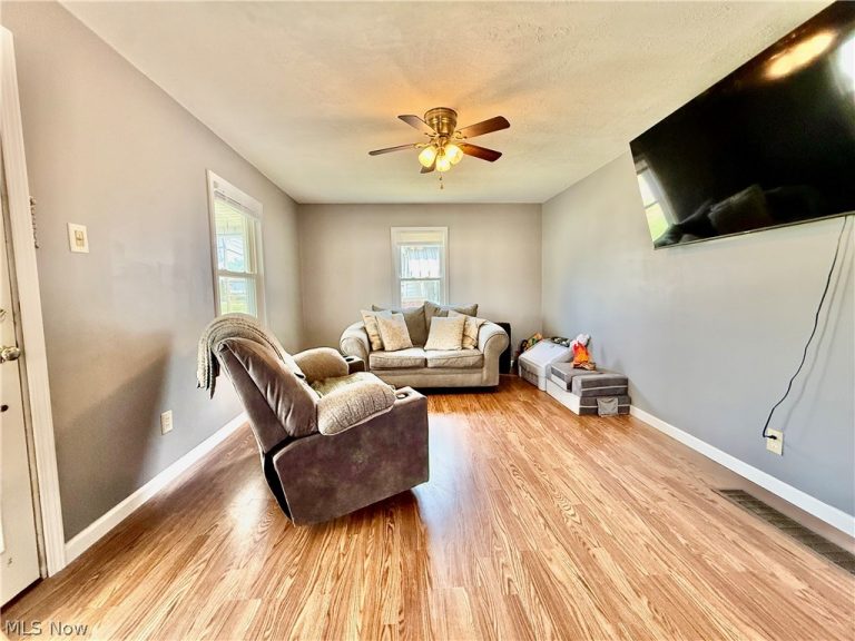 802 28th Street, Vienna, WV - Photo 8