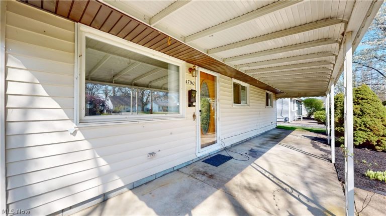 4790 Robinwood Drive, Mentor, OH - Photo 4