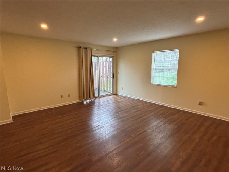 2898 Heatherwood Court, Stow, OH - Photo 5
