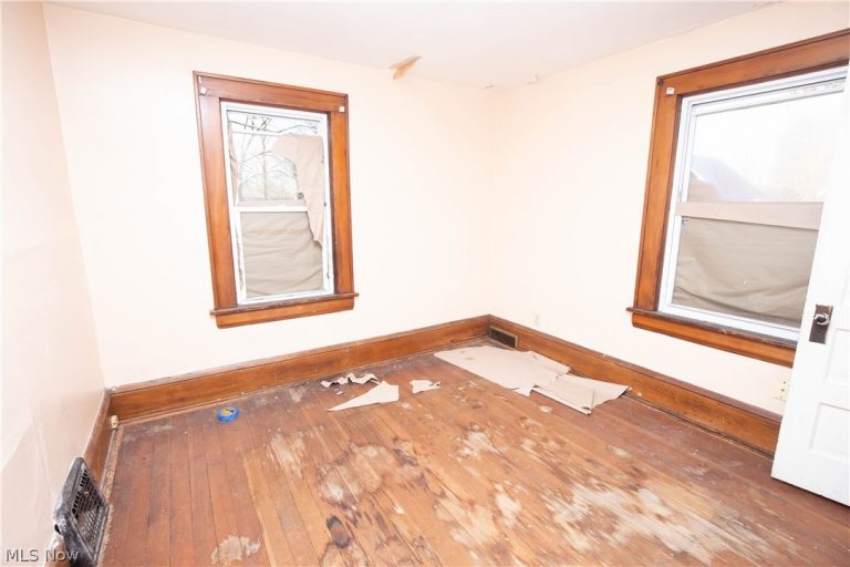 557 Wildwood Avenue, Akron, OH - Photo 6