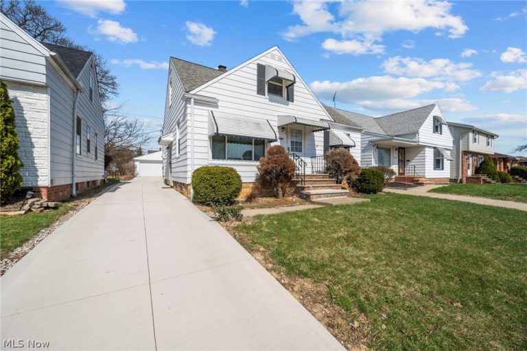 13019 Darlington Avenue, Garfield Heights, OH - Photo 2