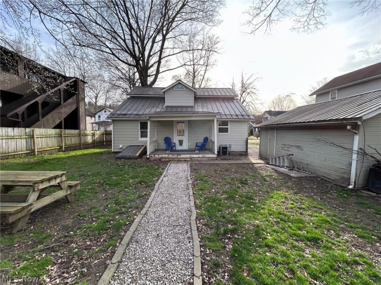 712 Front Street, Marietta, OH - Photo 8