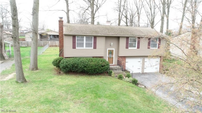 2324 Birch Trace, Austintown, OH - Photo 2