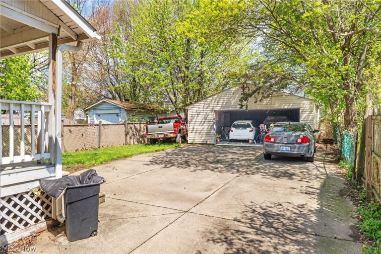 1037 Dietz Avenue, Akron, OH - Photo 4