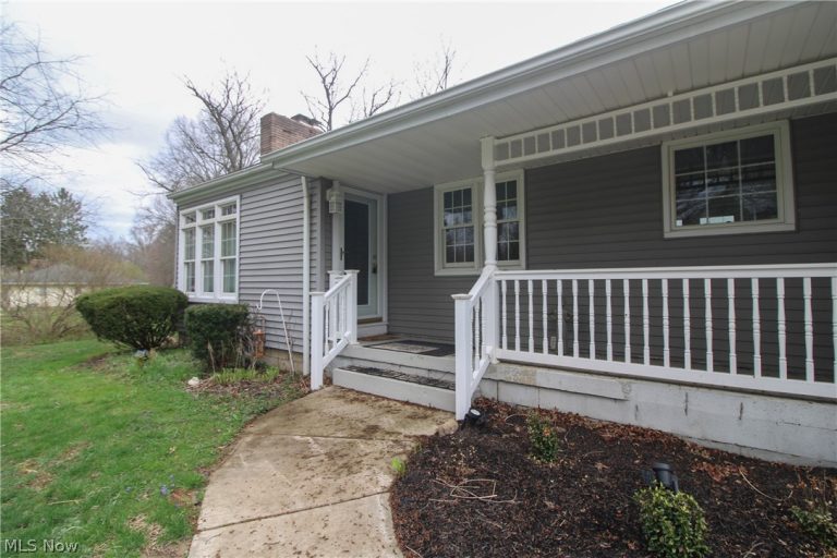 4071 Burgett Lane, Canfield, OH - Photo 2