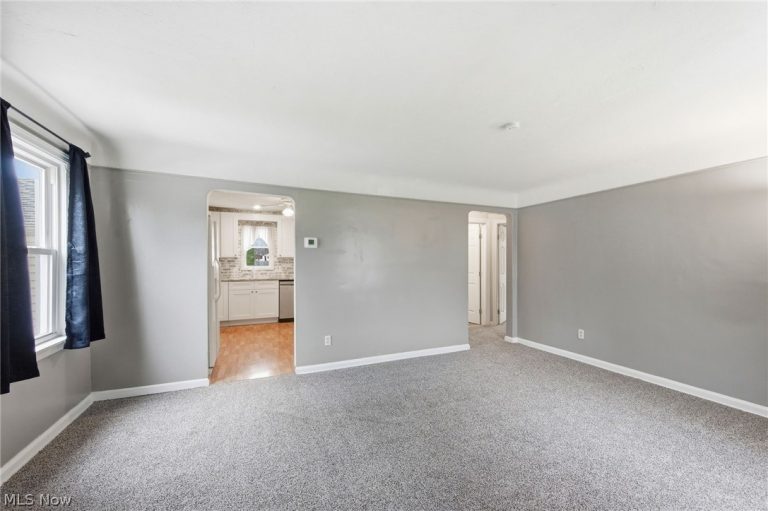 34857 Roberts Road, Eastlake, OH - Photo 3