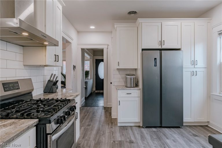 4602 Beta Avenue, Newburgh Heights, OH - Photo 6