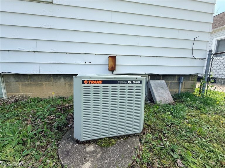 33 Henry Street, Bedford, OH - Photo 8