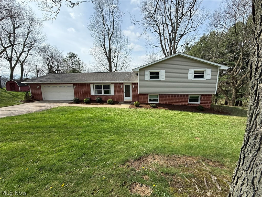 3135 Circleview Drive, Dover, OH