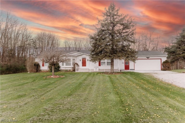 3995 Victory Avenue, Louisville, OH, 44641