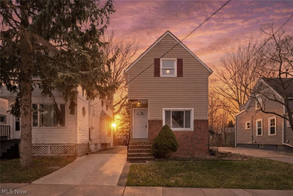 11915 Franklin Boulevard, Lakewood, OH