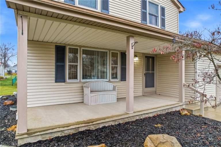 4562 Sheffield Drive, Austintown, OH - Photo 4