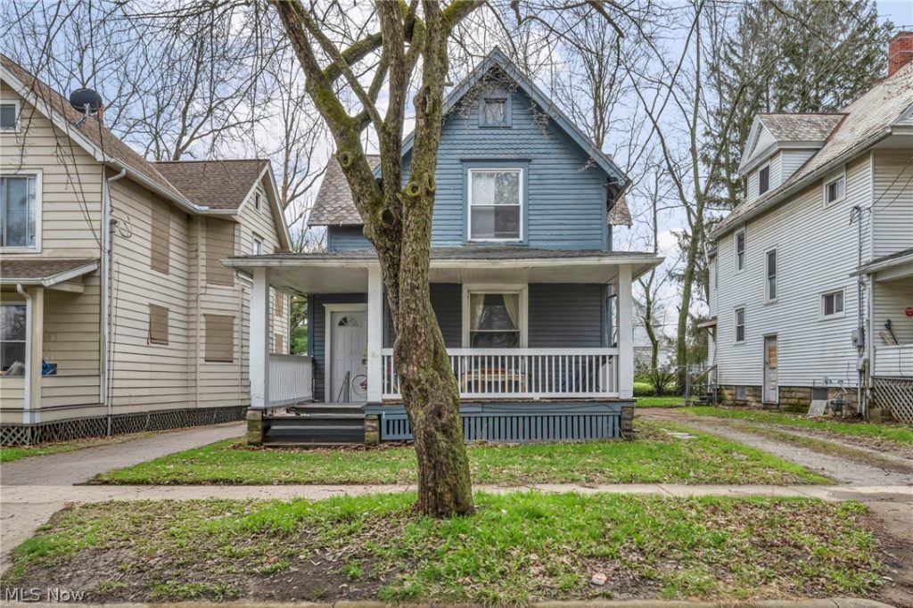 228 Gates, Elyria, OH