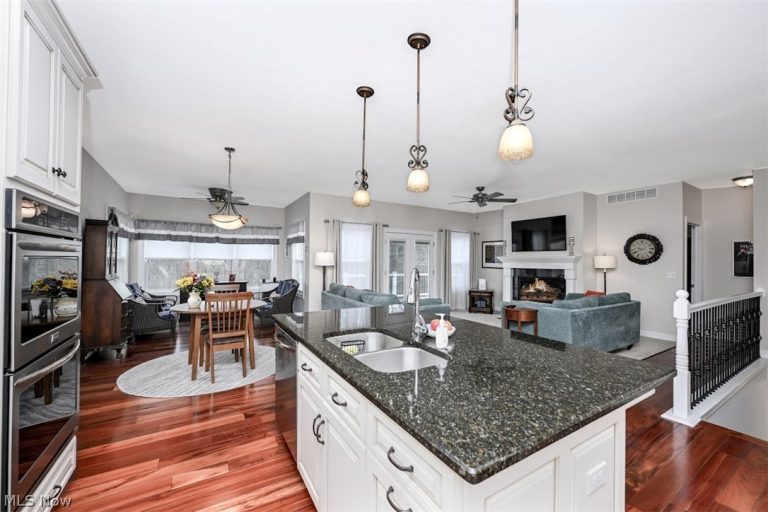 10269 River Run Lane, North Royalton, OH - Photo 8