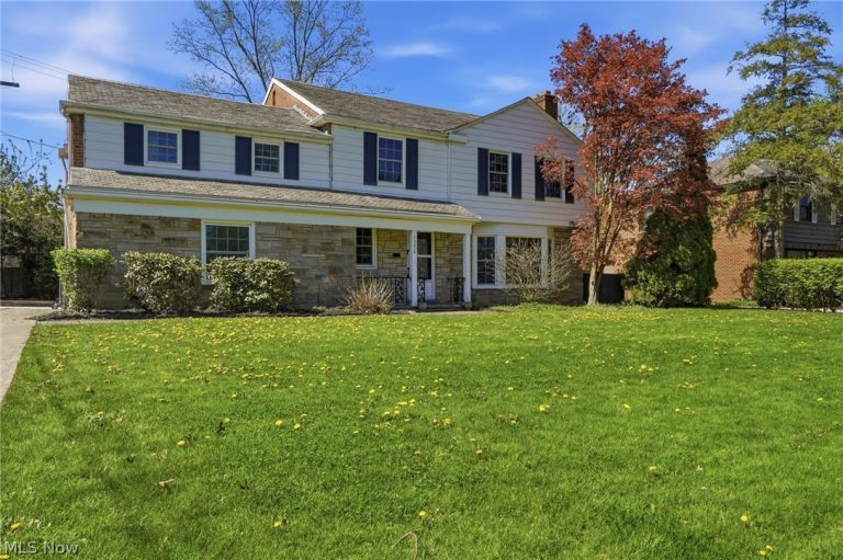 3378 Clayton Boulevard, Shaker Heights, OH - Photo 2