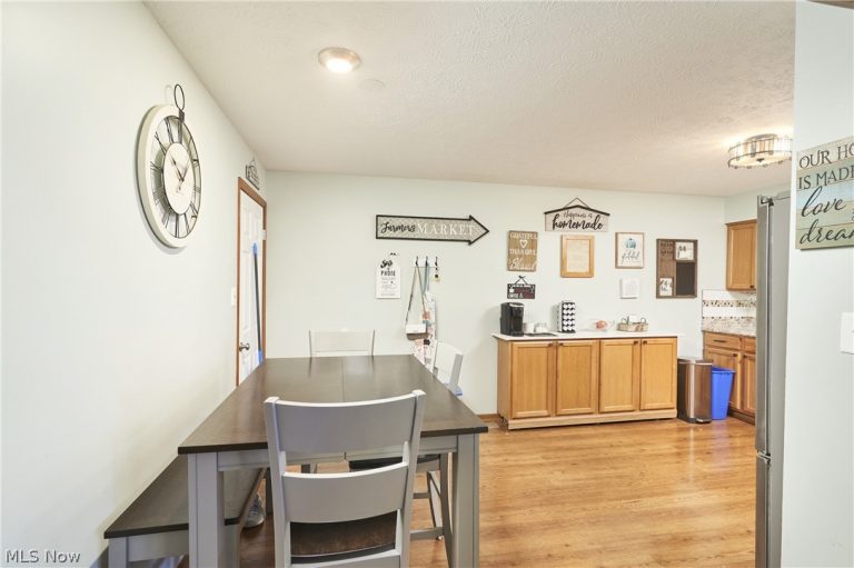 2864 Burnside Street, Akron, OH - Photo 8