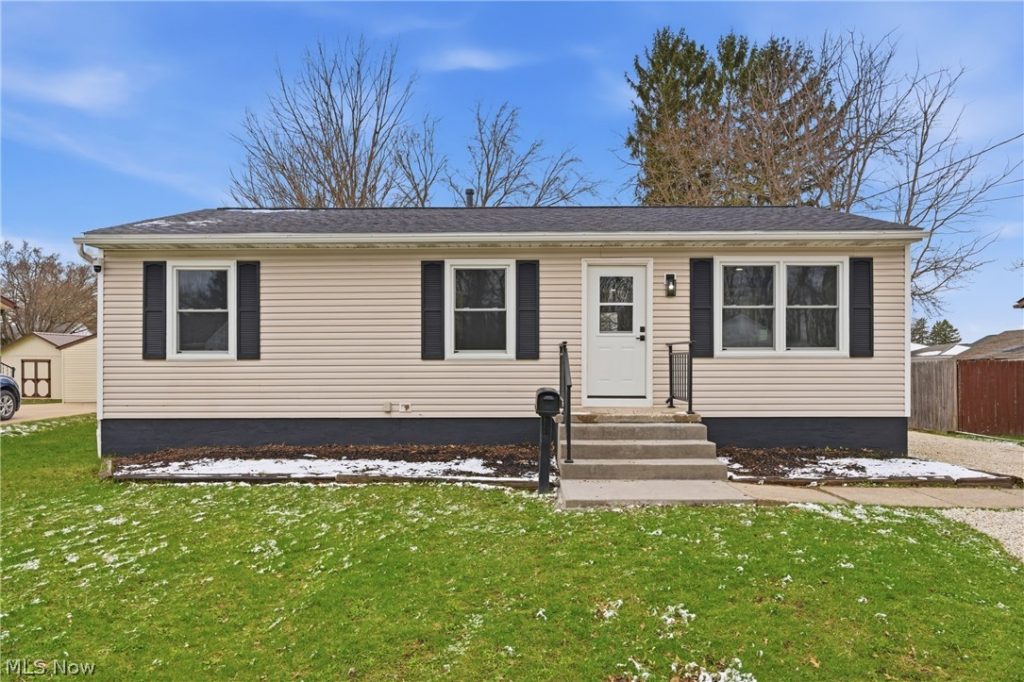 176 Grace Avenue, Barberton, OH