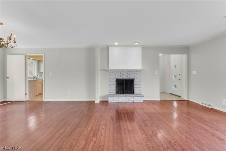 25106 Hazelmere Road, Beachwood, OH - Photo 4