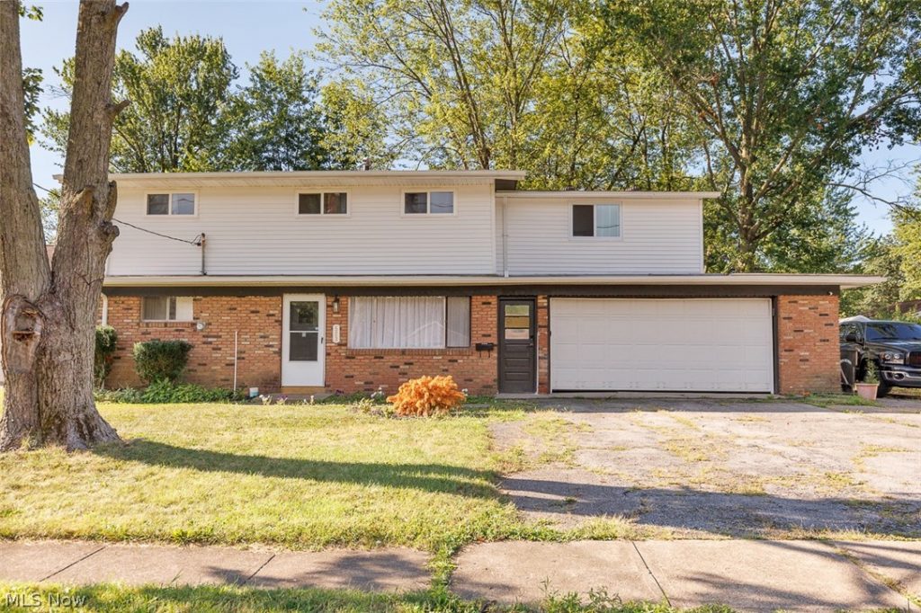 523 Purdue Avenue, Elyria, OH