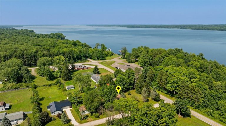 6677 Morningview Drive, Andover, OH - Photo 4